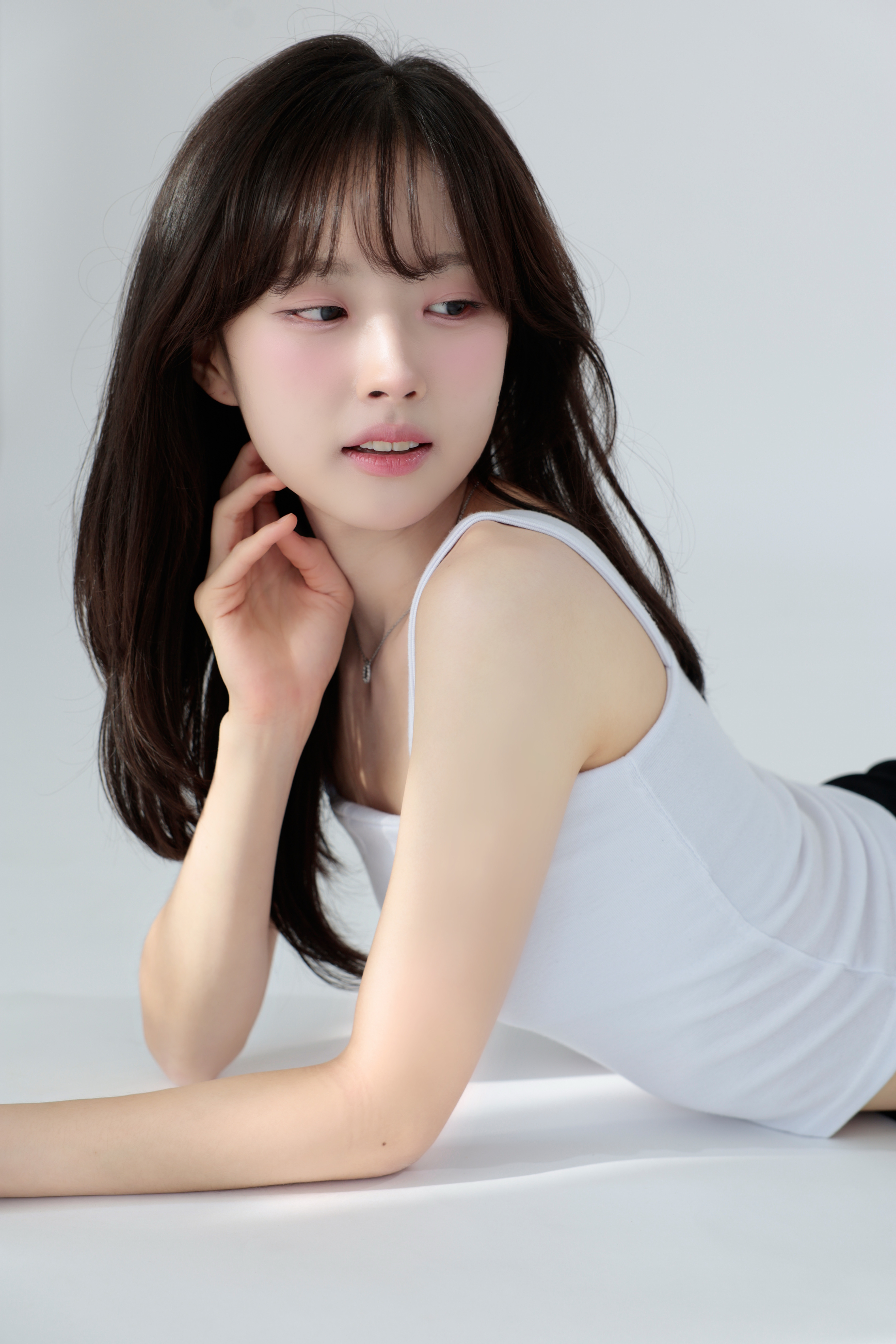 2025 yn studio 촬영